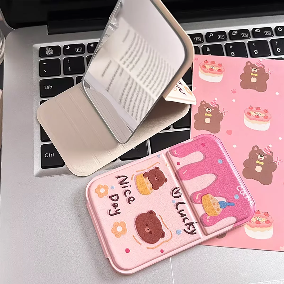 2026年新作キュートなチーズベア折りたたみ式化粧鏡、携帯用 - Desk Setup Essentials のレビューと価格