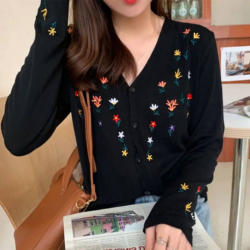 2024 New Autumn Woman's Clothing Loose Fashion Well-designed V-neck Embroidered Knitted Sweater Niche Thin Unique OL Casual Chic