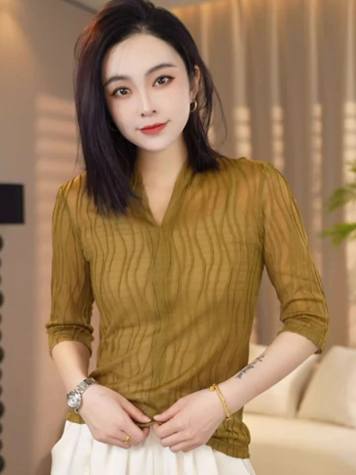 Ele V-Ne ort Sve irt Texture Pure Color Commute New Sle Damen Faion High-End Summer 2025, vielseitiges Oberteil