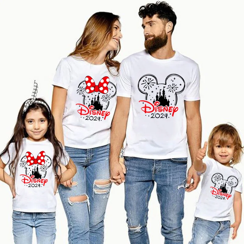 Disney Family Matching Outfits 2024 Vacation Trip T-shirts Mickey Minnie Castle Cotton Family Look T shirt Mother Kids Clothes