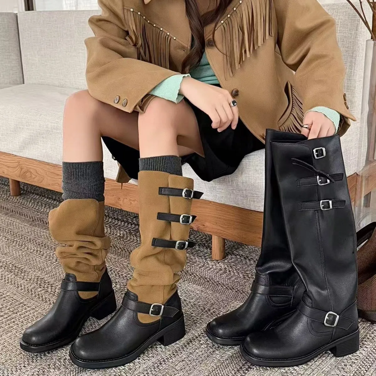 

Женские рыцарские сапоги на толстом каблуке. Высокие сапоги с пряжкой на ремне. Длинные сапоги. Уличные модные зимние ботинки на среднем каблуке.