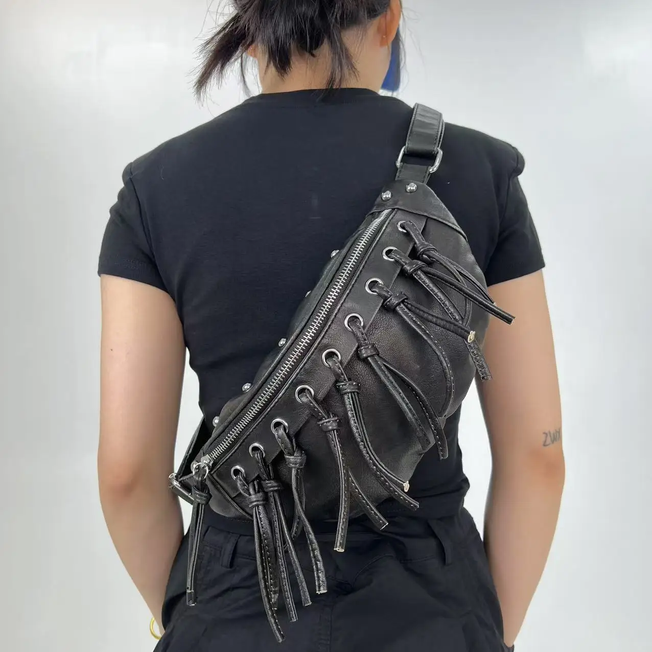 

Punk Style Rivets Design chest pack PU Leather Shoulder Bags for Women 2025 Y2K Fashion Luxury Crossbody Bag Female Handbags