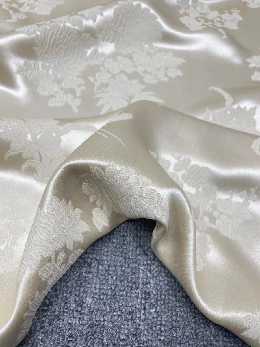 Plum Blossoms Orchids Bamboo and Chrysanthemum Jacquard Guanle Crepe Silk Fabric New Chinese Dress Shirt Silk Fabric