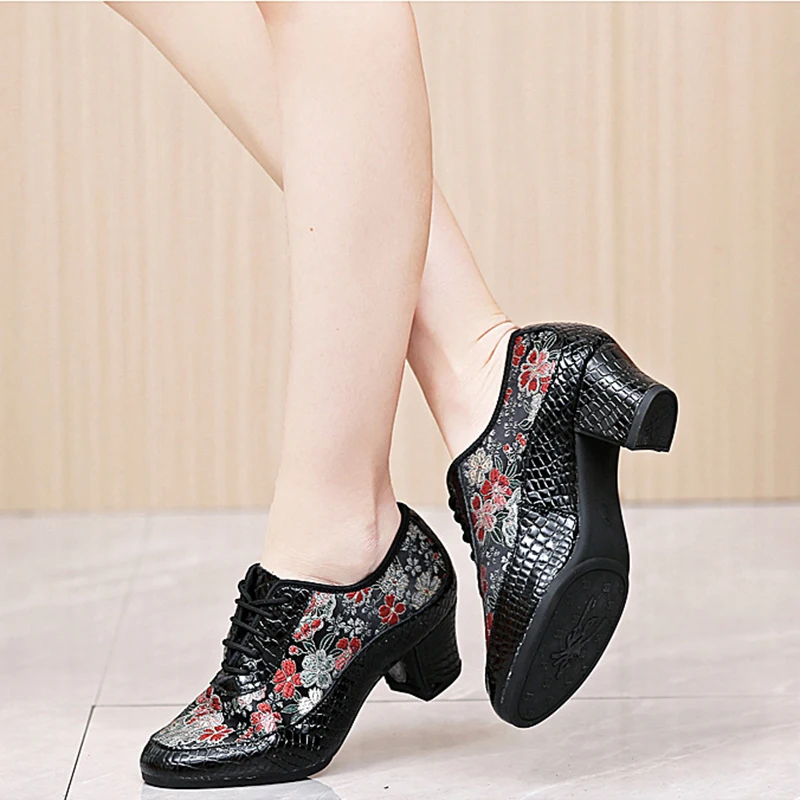 Nieuwe Vrouwen Tango/Latin Dansschoenen Zachte Bodem Luipaard Print Moderne Salsa Dansen Schoenen Voor Meisjes Dames 5Cm hakken