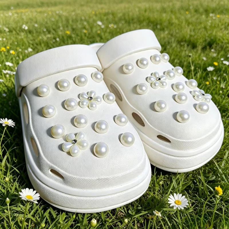 Designer Quality DIY Hole Shoes Charms Set for Pearl Chain Handmade Garden Shoe Decorations Girls Gift New Hot Sale