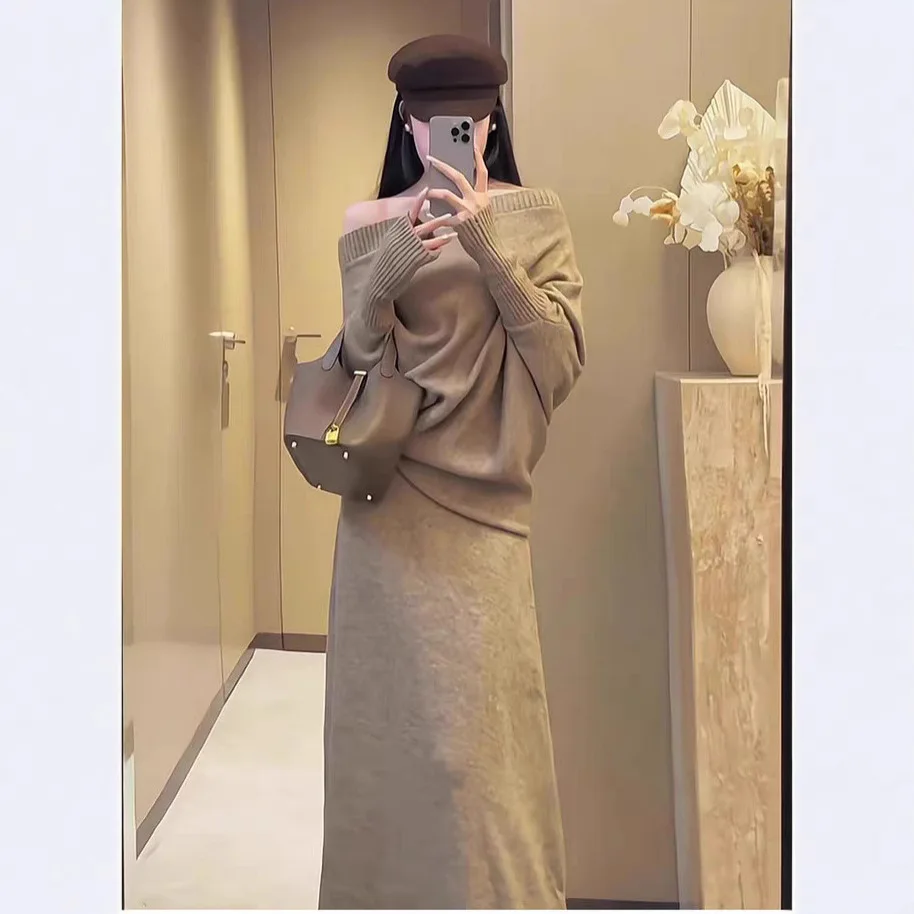 秋冬新作オールマッチセータースーツ レディース伸縮性カジュアルルーズ無地斜め襟ニットツーピーススカートスーツ