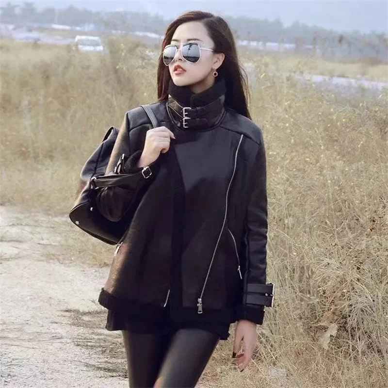 

Autumn Winter Black PU Leather Jacket Women Korean Loose Lambwool Fur Integrated Jacket Plush Warm Coat Lambwool Leather Outwear