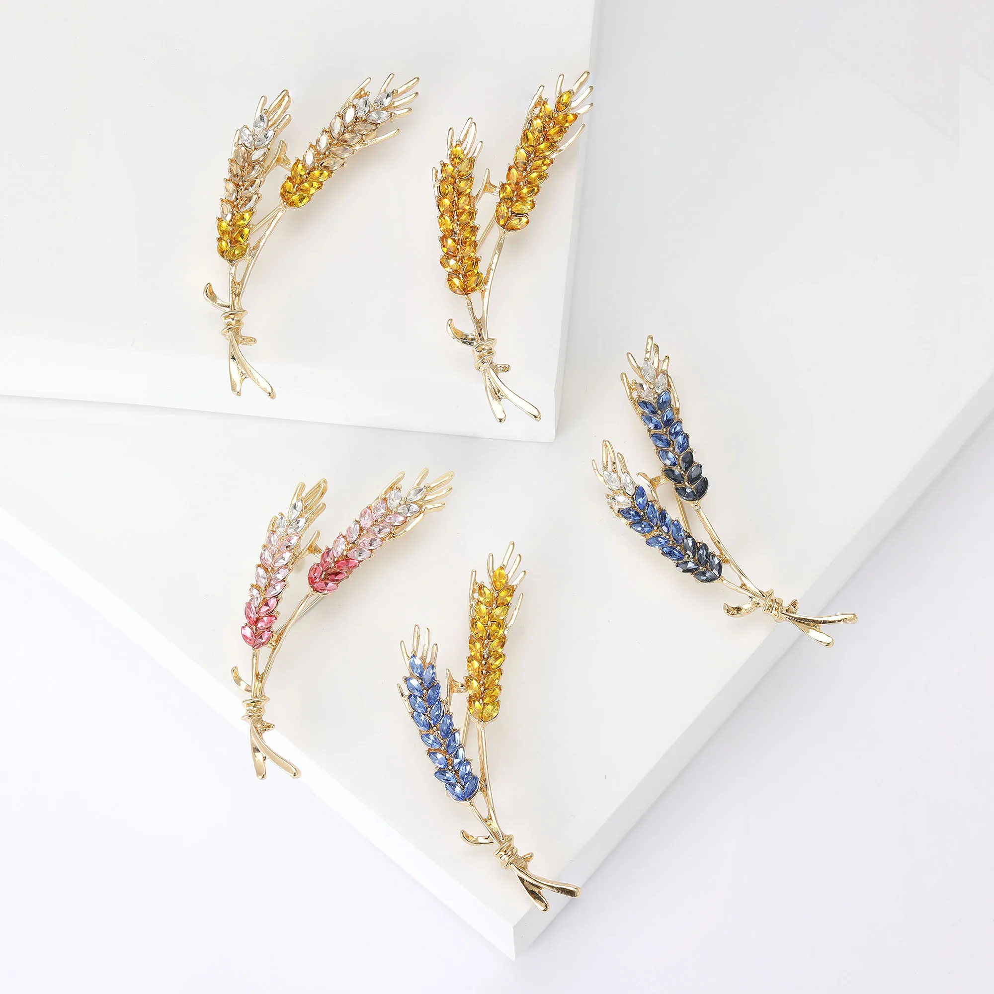 Trendy Rhinestone Wheat Ear Brooch for Women Ukrainian Wheats Pin Enamel Plant Badges Event Party Decoration Clothes Accessories