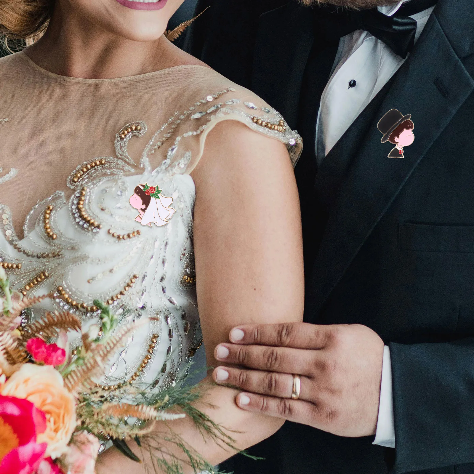 

2Pcs Wedding Couple Pins Cute Cartoon Bride Groom Brooch Set Metal Lapel Pin for Bridal Shower Wedding Celebration Accessories