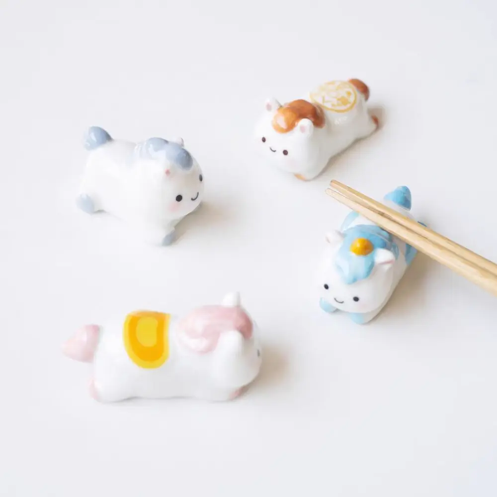 Soporte para palillos de caballo de cerámica Simple, soporte para cucharas de dibujos animados, decoración de mesa, soporte para palillos Kawaii, cocina