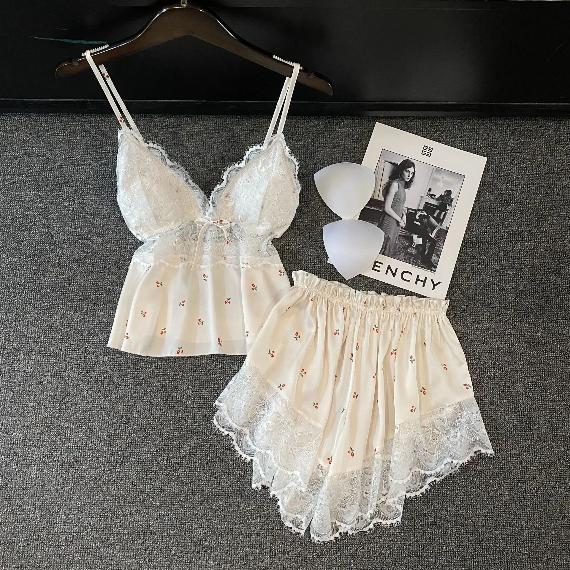 

Summer Women Pajamas Lingerie Two Piece Lace Sleepwear Set Sexy Sleeveless Pijamas Suit Satin Suspender Top&Shorts Homewear