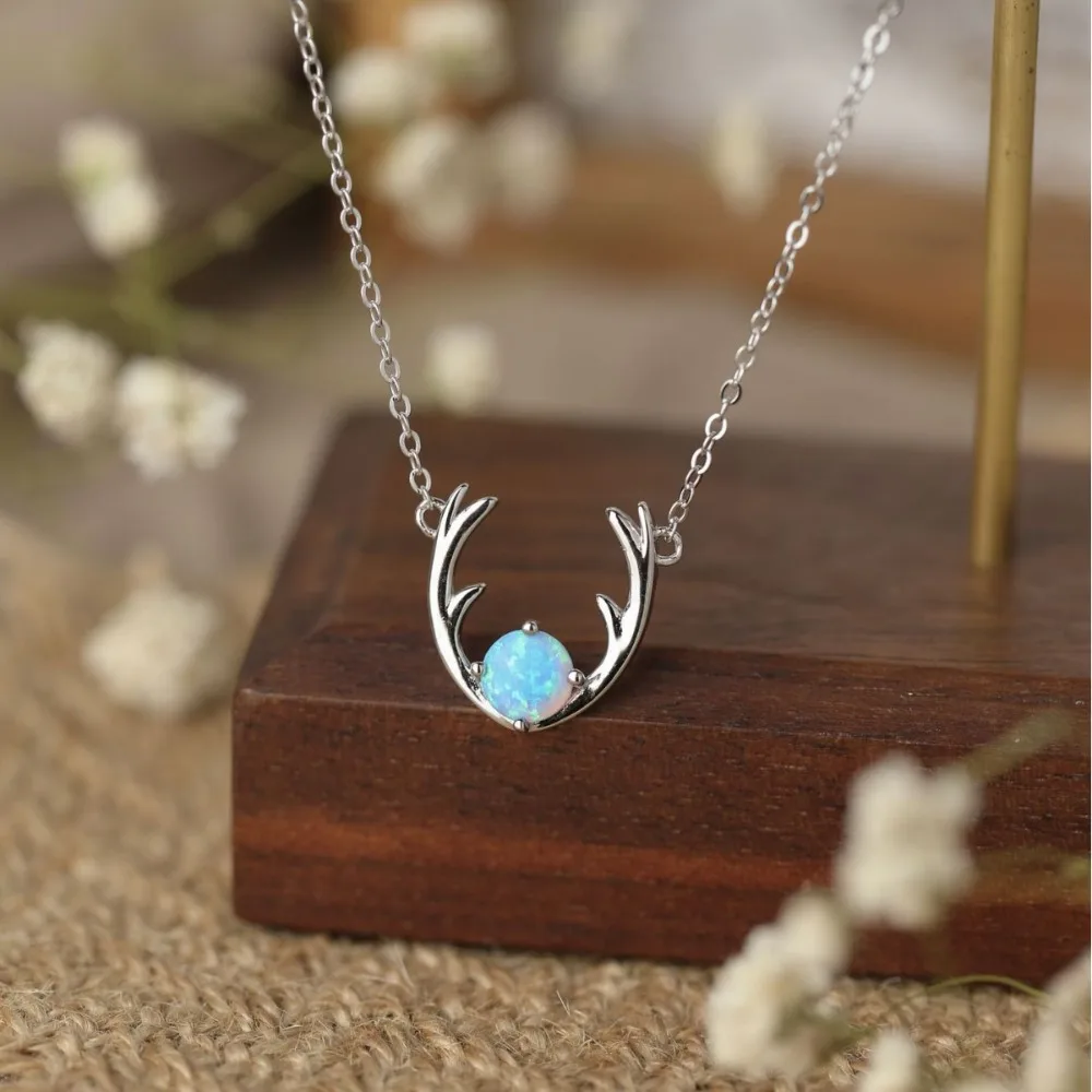 

2025 New Boutique Neck Chain, Luxurious and Elegant Style, Unique Shape, Highlighting Feminine Exquisite Temperament