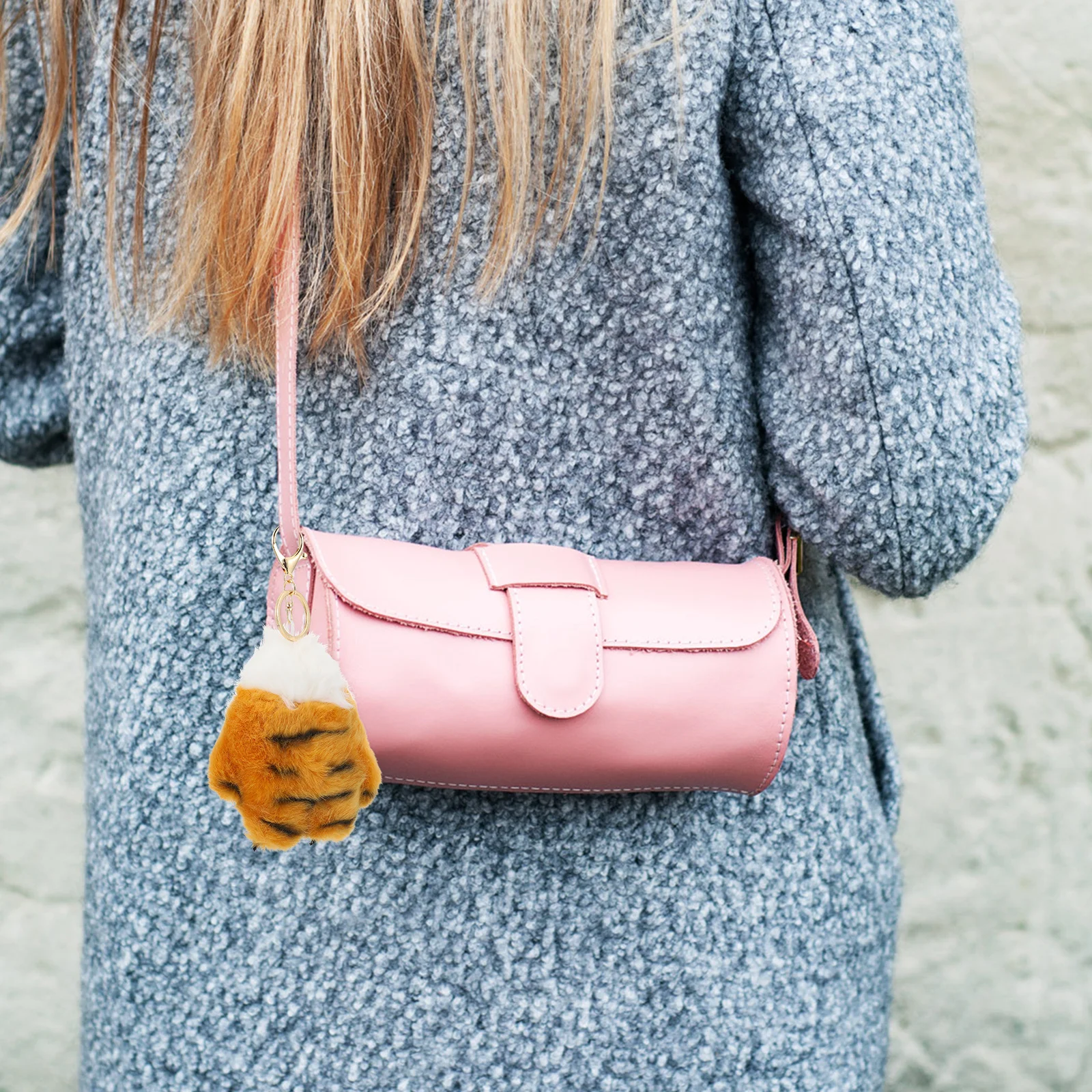 

1Pcs Lovely Animals Pendant Gentle Comfortable Skin Feel Photo Prop Bag Decor Animals Paw Pendant Kids Plaything