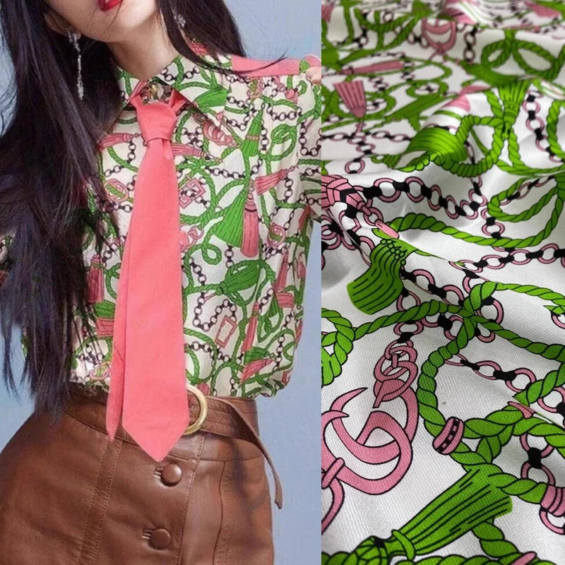 

Эластичная белая саржевая шелковая ткань с принтом зеленых розовых цепочек для шитья своими руками, шелковая ткань из спандекса для платья, пижамных брюк, R2359