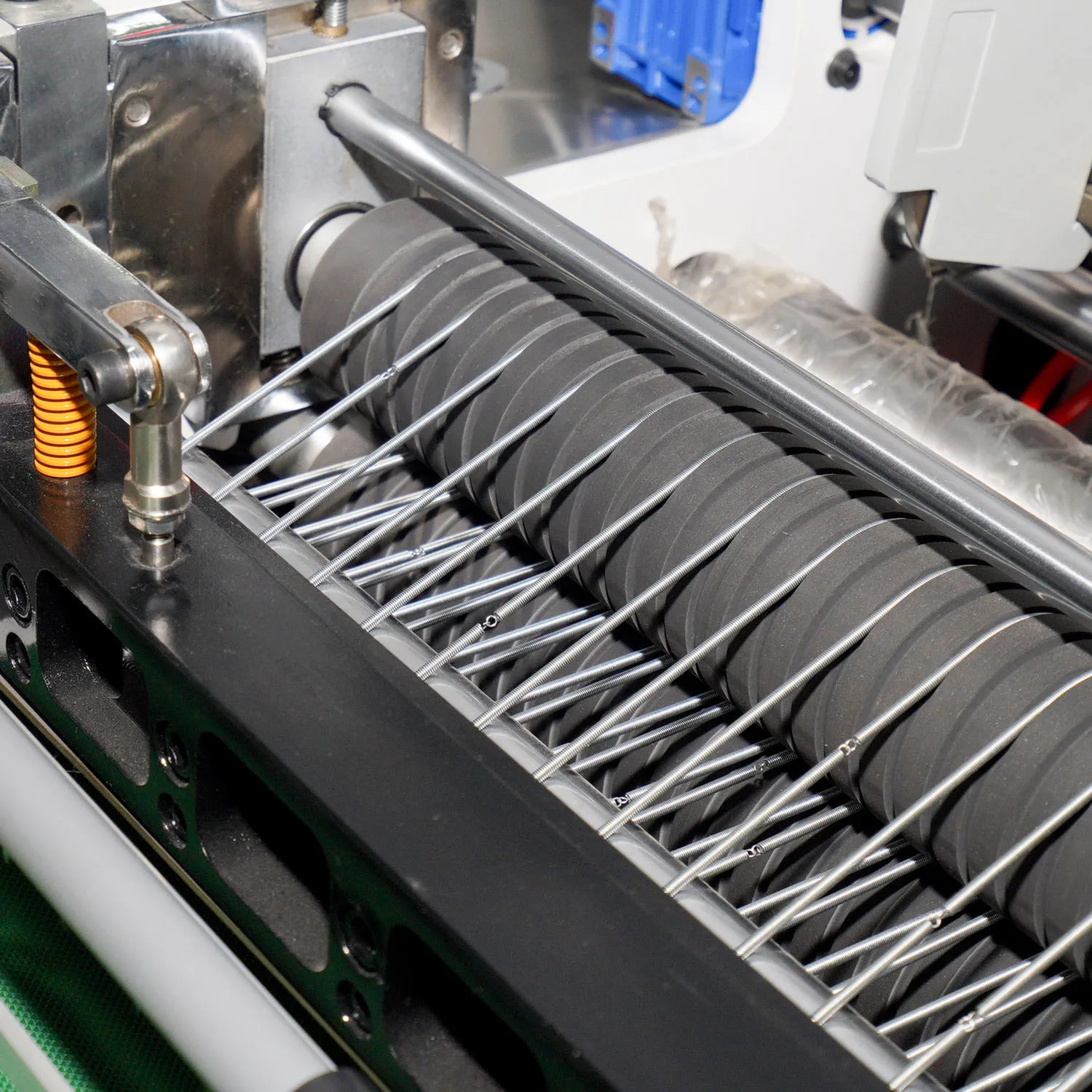 Tagliatrice integrata intelligente all-in-one Taglierina per tessuti a rotazione rapida per varie industrie