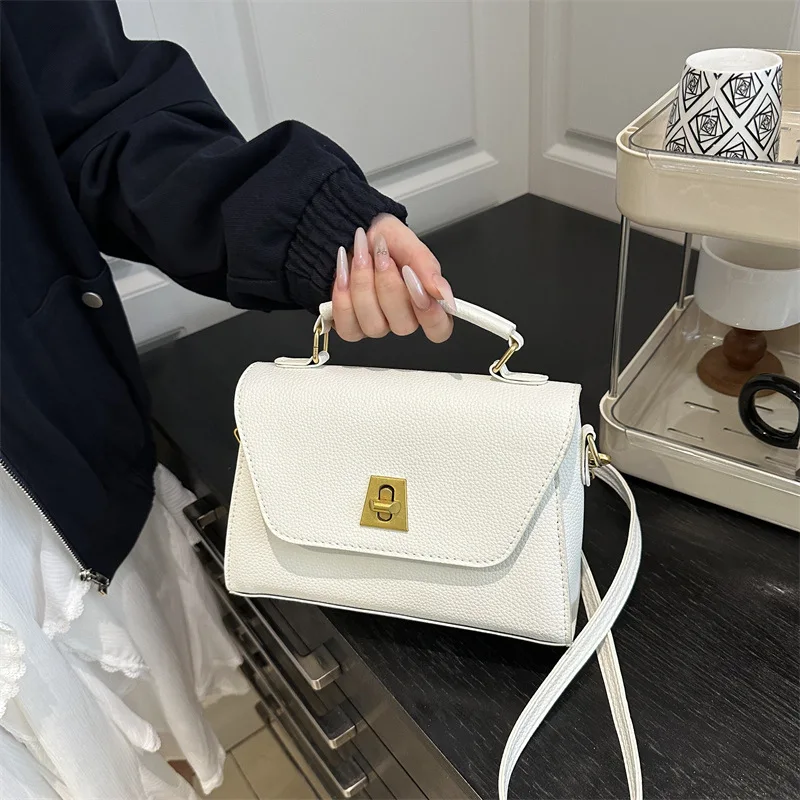 

Минималистичная квадратная сумка 2024, женская сумка из мягкой кожи, универсальный кошелек на плечо, текстурированная сумка с верхней ручкой, шикарная сумка «день-ночь» ​