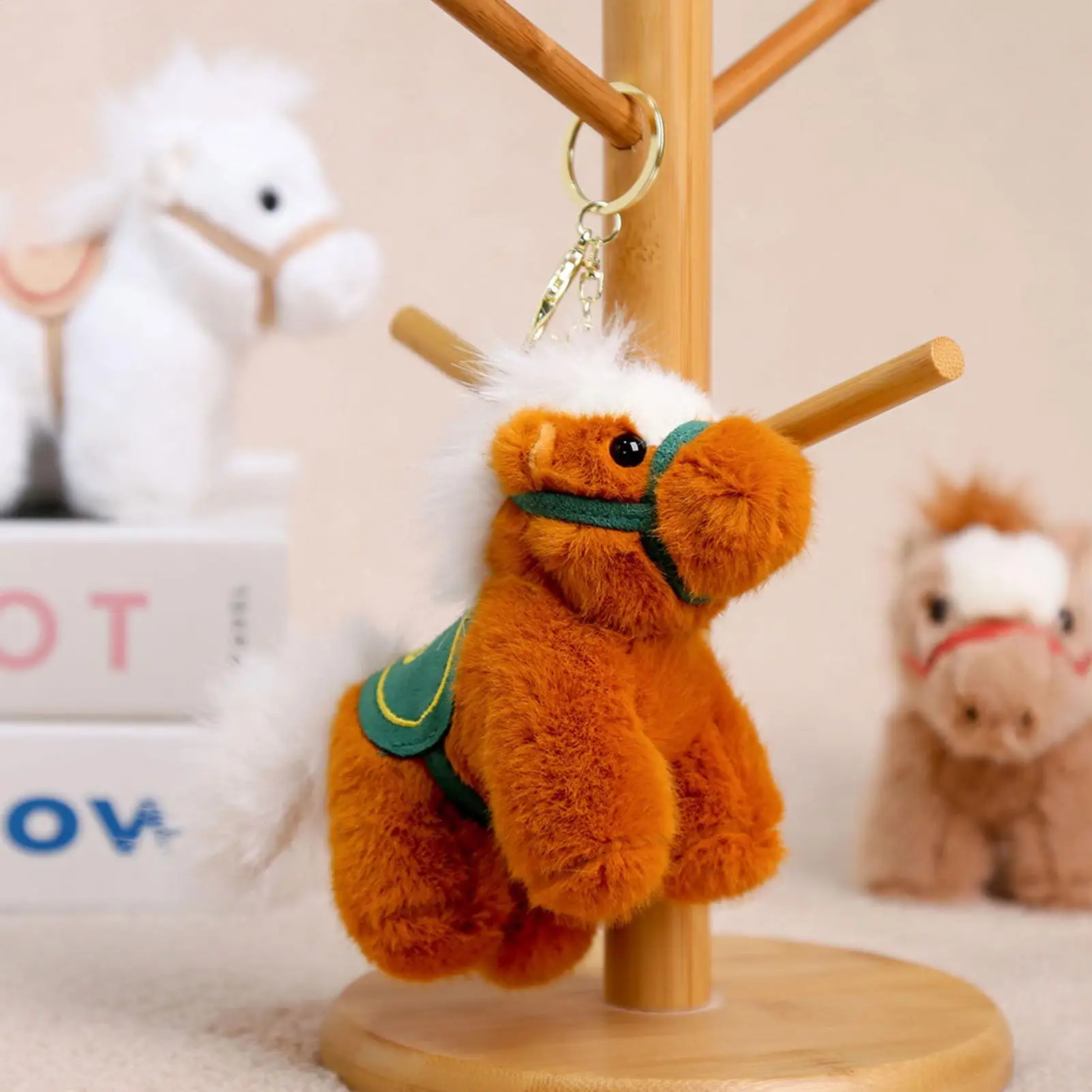 Porte-monnaie cheval breloque dessin animé doux en peluche nuage broderie fournitures 2026 année du cheval porte-clés pour la famille amis collègues