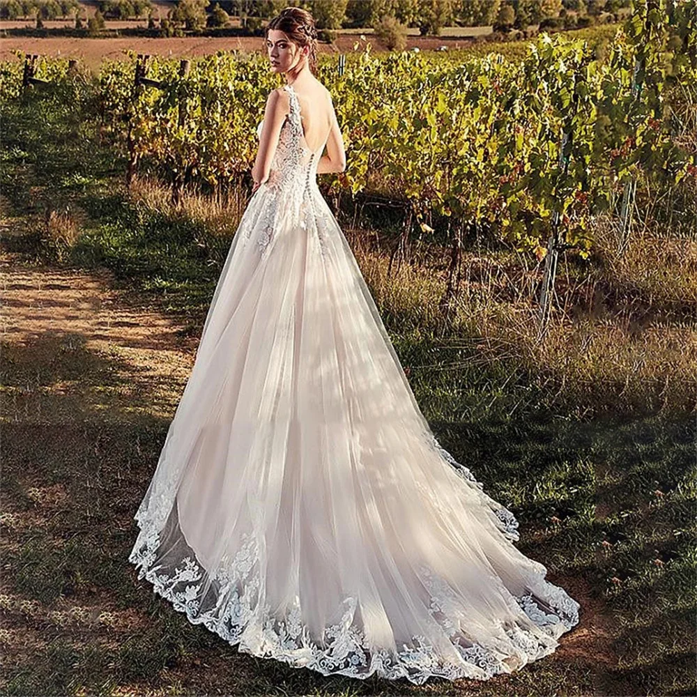 Robe de mariée élégante en dentelle, bretelles Spaghetti, col en v, ligne a, avec des Appliques, longueur au sol, dos nu