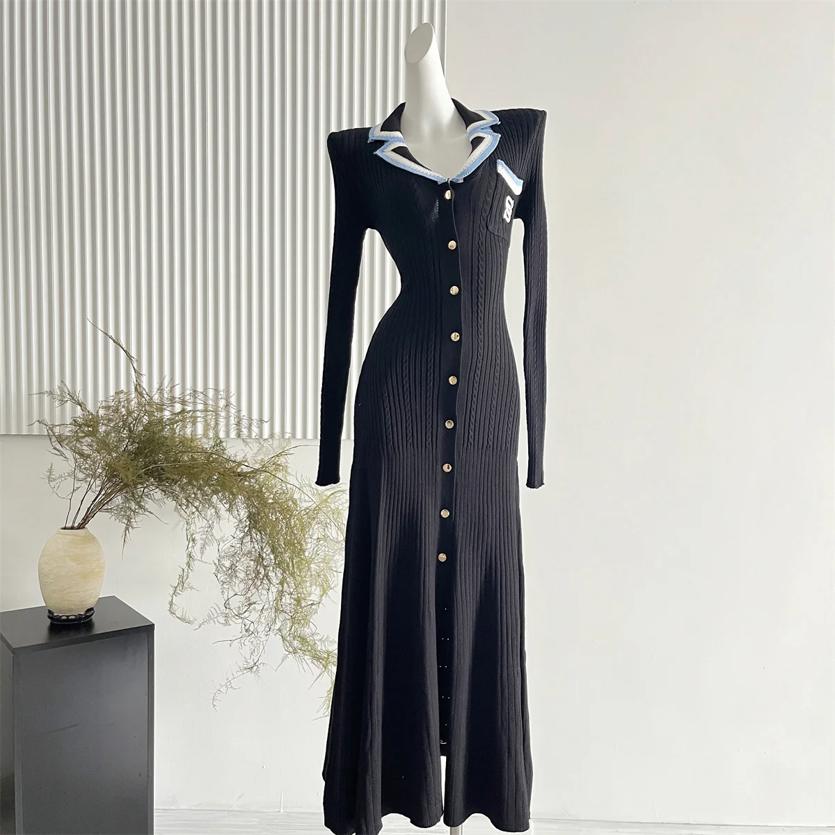 YuooMuoo Marke Mode Gestrickte Maxi Kleid 2024, Elegante drehen-unten Kragen Stickerei Langarm Hemd Kleid Dame Pullover Vestidos