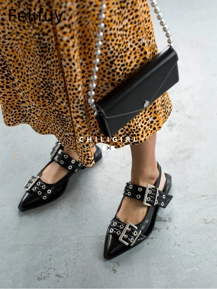 أحذية مسطحة فاخرة لعام 2025 للسيدات على الموضة بإبزيم من الخلف بمقدمة مدببة أحذية نسائية مسطحة مع أحذية سهلة الارتداء على المسامير