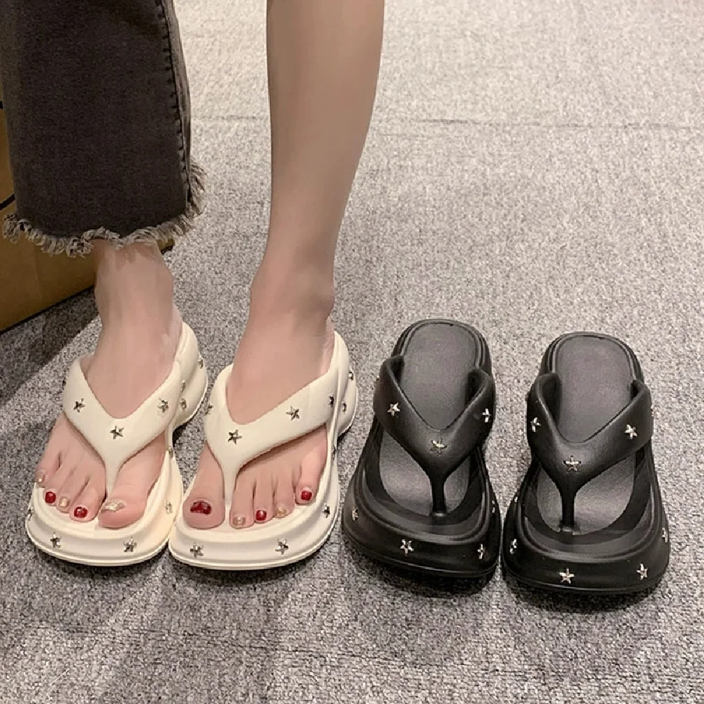 

Новинка 2023 года, женские шлепанцы, летние трендовые повседневные приподнятые уличные тапочки, аксессуары «сделай сам», пляжные пляжные шлепанцы на мягкой подошве