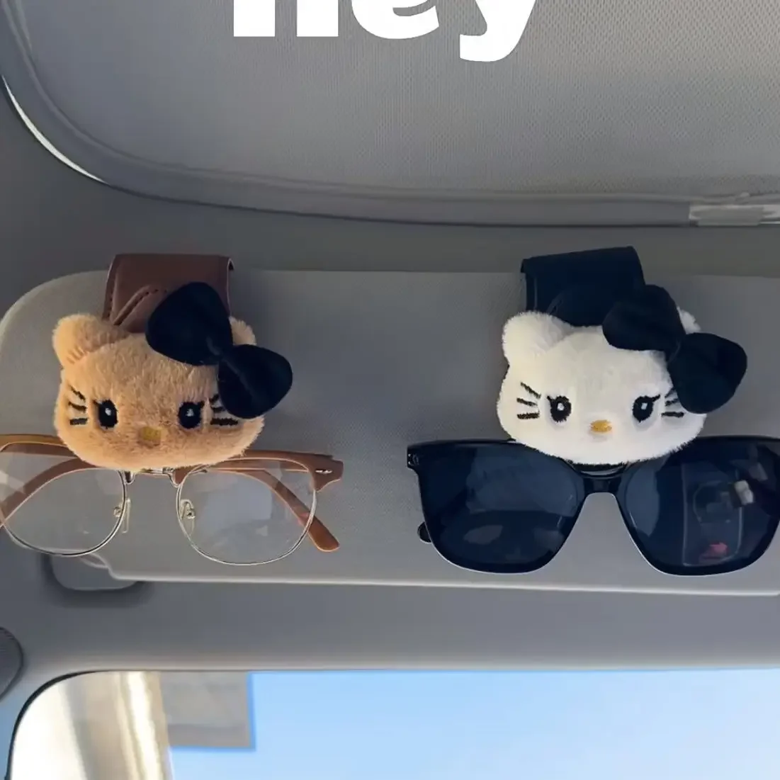 Hello Kitty Car Cute Cartoon Magnetic Lushie Glasses Clip Car Kawaii Storage Decorative Sunshade Sunglasses Clip Plush Toys Gift