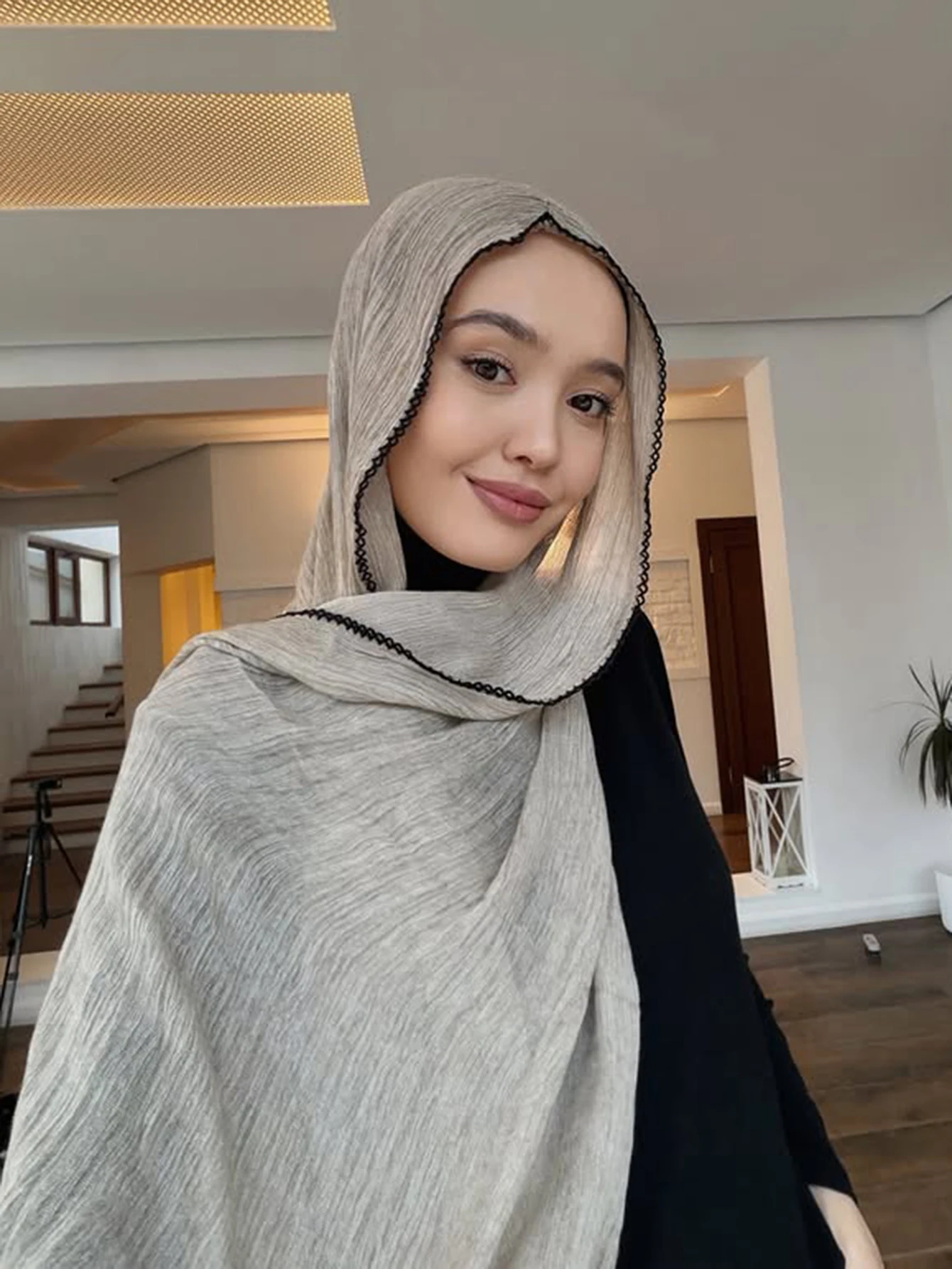 Vintage Crinkle Fabric Lace Border Hijab Soft Breathable Islamic Ladies Head Cover Shawl Muslim Women Headscarf