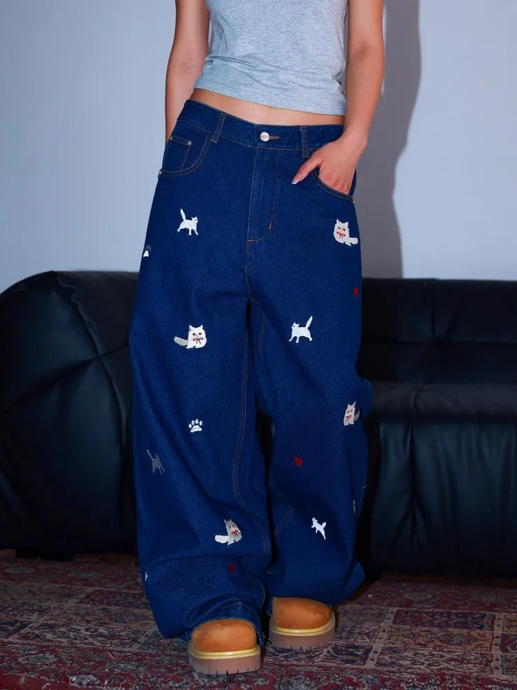 Hot Sale Autumn Fashion Cat Embroidered Full Length Women Jeans Loose Fit Casual Mid Waist Straight Trousers Wide Leg Denim Pant