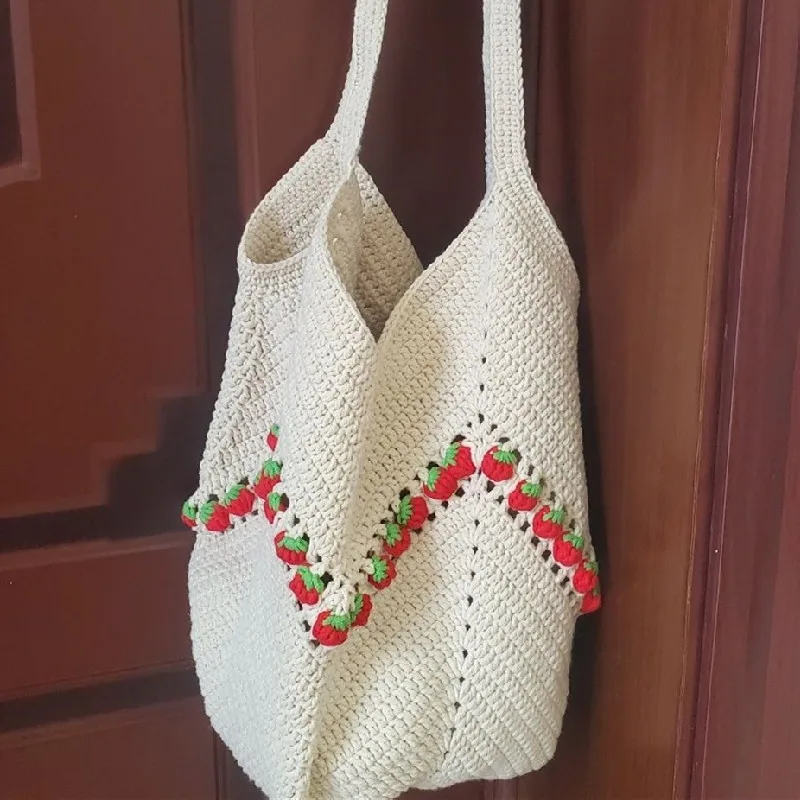 Handmade crochet casual shoulder bag, strawberry handbag, lined shopping bag, large capacity, convenient and easy to use