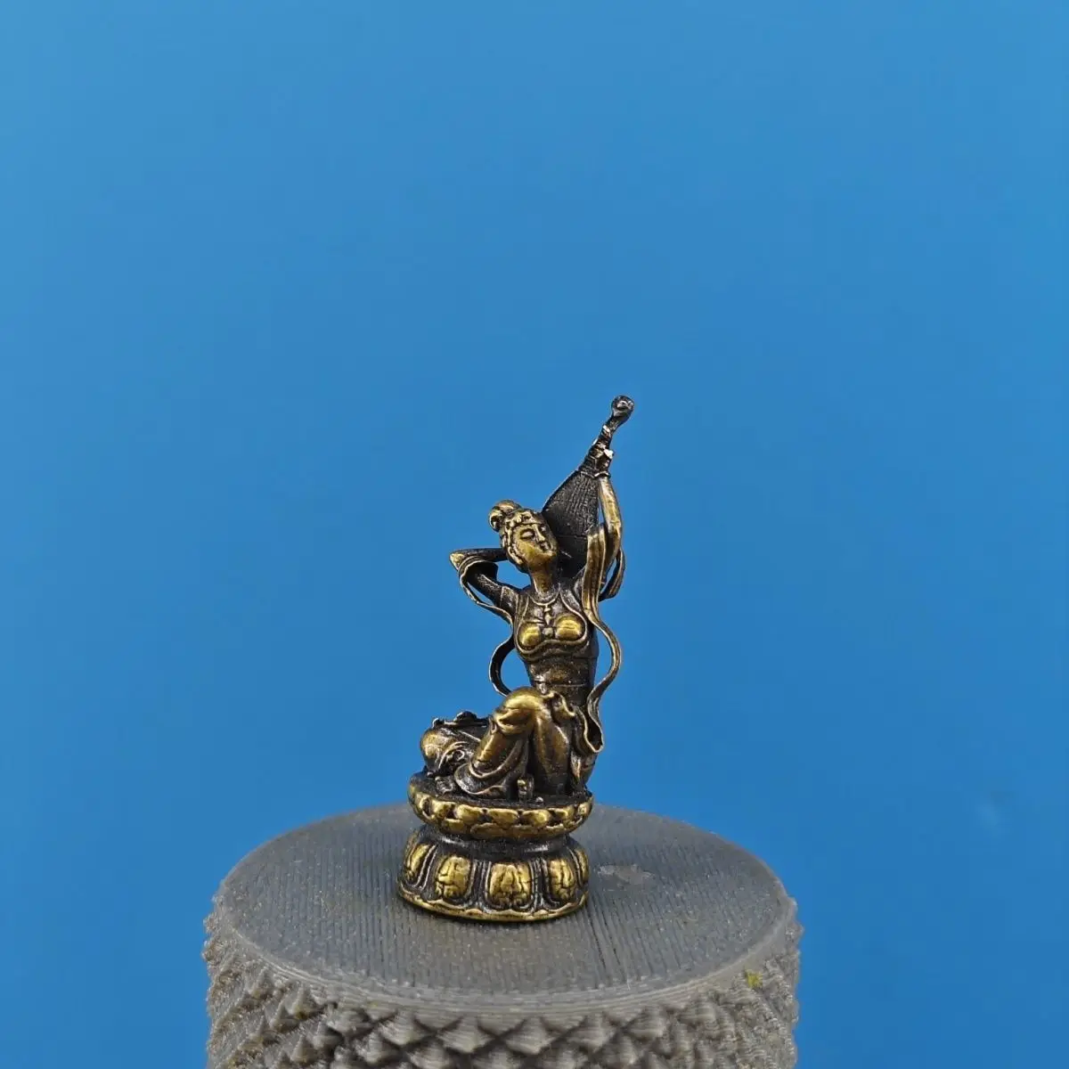 Brass Dunhuang flying apsaras playing the pipa, ancient-style beauty bonsai, water tank, landscape decoration, Zen-like