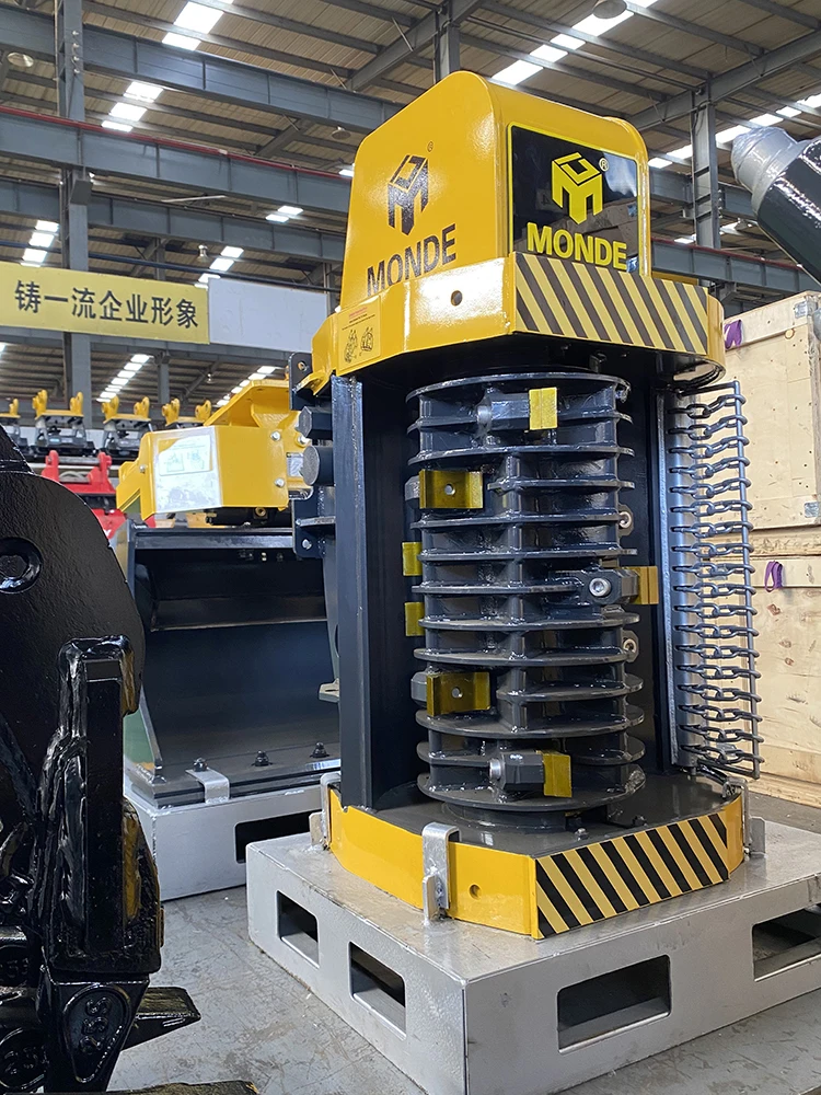 MONDE – machine forestière, pelle à trémie forestière, broyeur de bois, à vendre