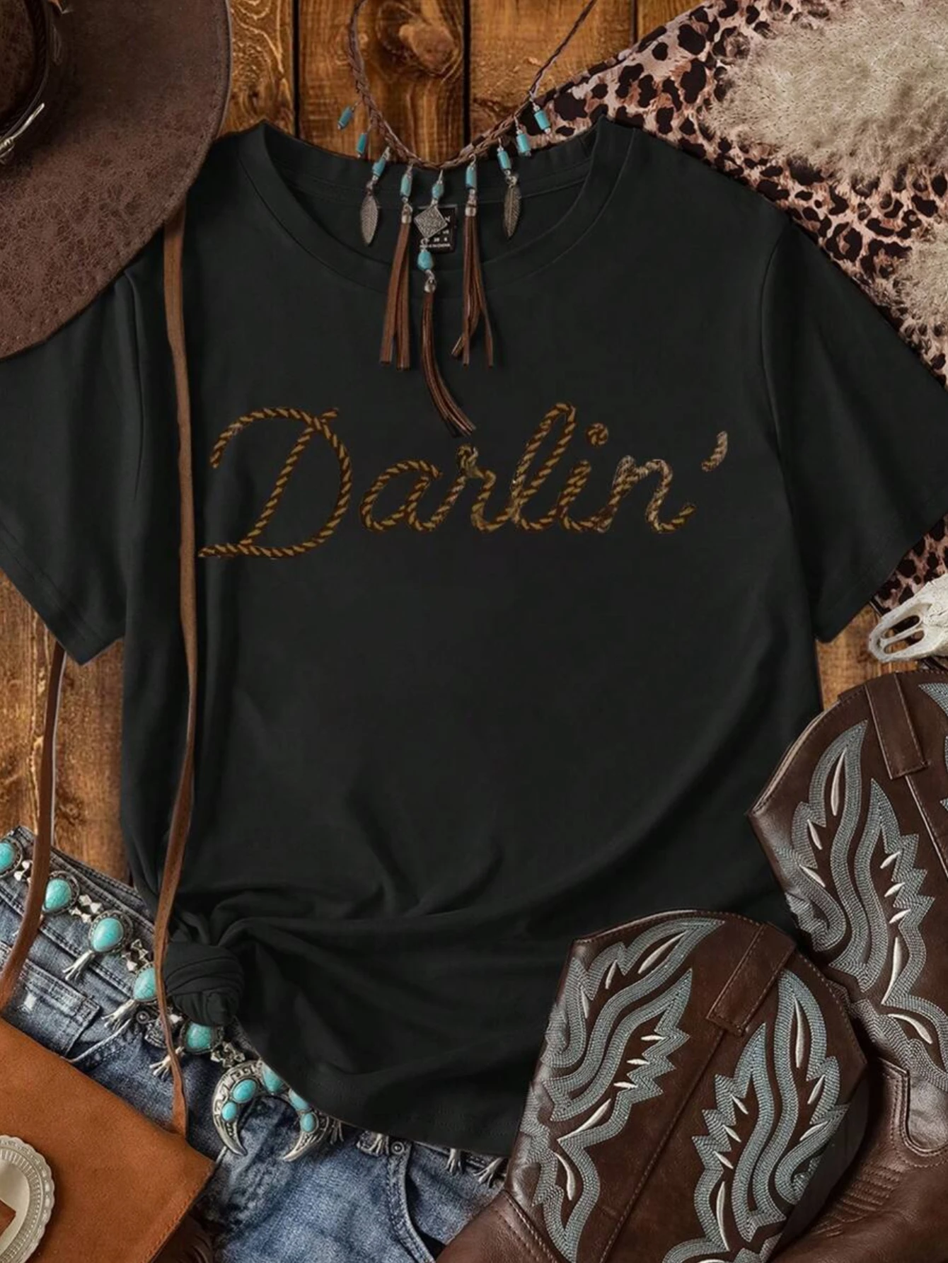 

Принт с узором в виде веревок! Женская футболка больших размеров: милый и стильный дизайн, сексуальный и стройнящий фасон