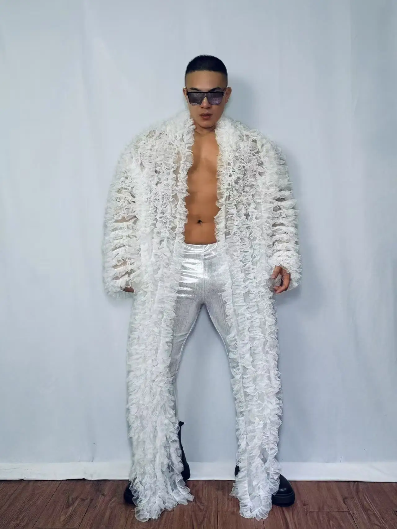 الرجال المغني بار ملهى ليلي الحفل المرحلة زي أسود أبيض رقيق الشاش عباءة السراويل الضيقة مجموعة الرائدة الرقص نموذج المنصة العرض