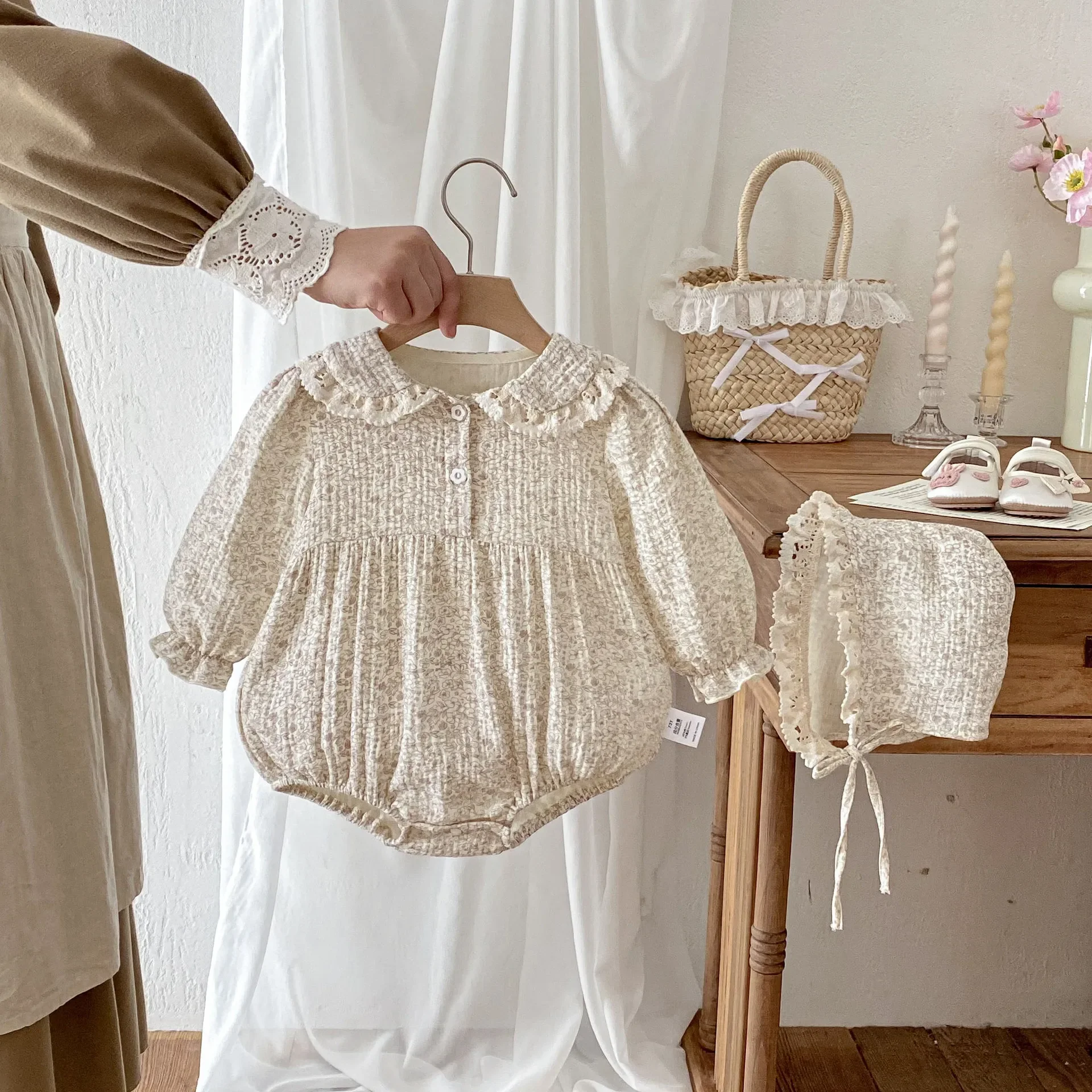 

Vintage Baby Girl Bodysuit With Hat Set Spring Autumn Newborn Romper 0 - 2Y Baby GirlsClothing