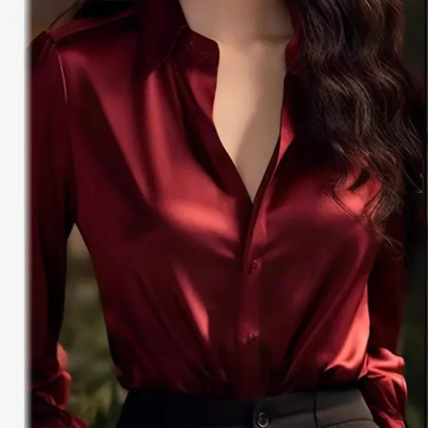 French Chic Divergent Inner Wear High-end Feel Petite Fashionable European Style Explosion Model Red Shirt Women's Spring