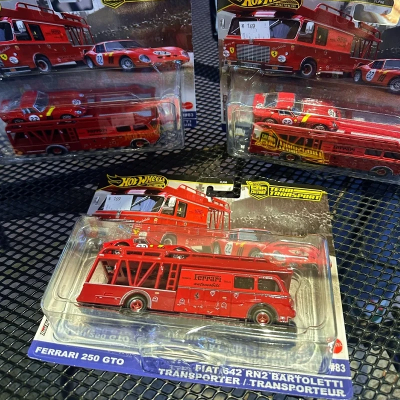 

Hot Wheels Premium Car Culture Team Transport Set 1:64 Scale Ferrari 250 Lykan Hypersport Diecast Collect Model Car Vehicle