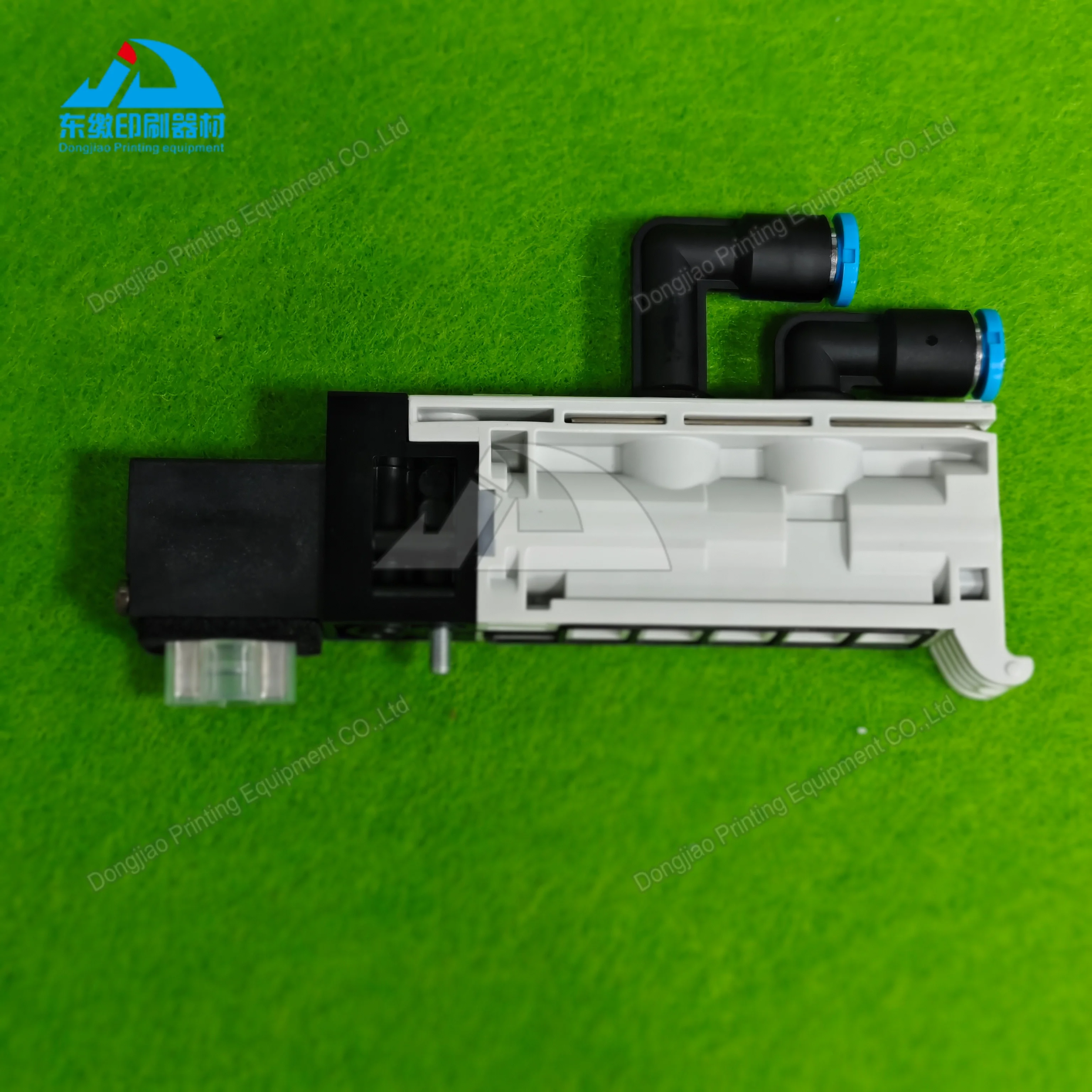 

Цельный электромагнитный клапан G2.335.4921/01 для офсетной печатной машины Heidelberg SM52 SM74 CD74 клапан