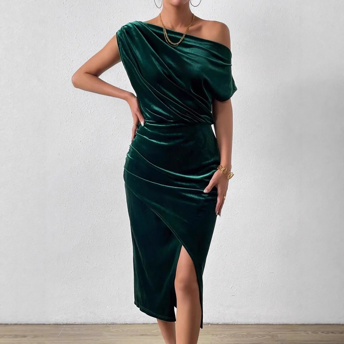 

Сексуальное платье с открытыми плечами, на одно плечо, с длинным рукавом, средней длины, для женщин 8-25 лет, зимнее, для KTV, на другие мероприятия.