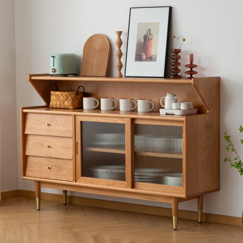 Armario sencillo de nogal negro.