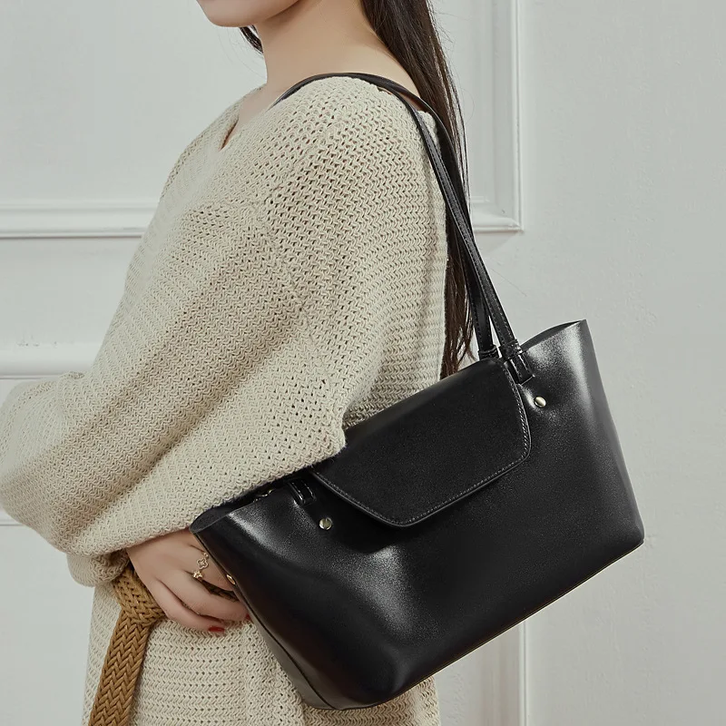 

2025 New Vegetable-Tanned Leather Spacious Underarm Tote - Urban Chic Women's Shoulder Bag, Versatile Daily Use Handbag