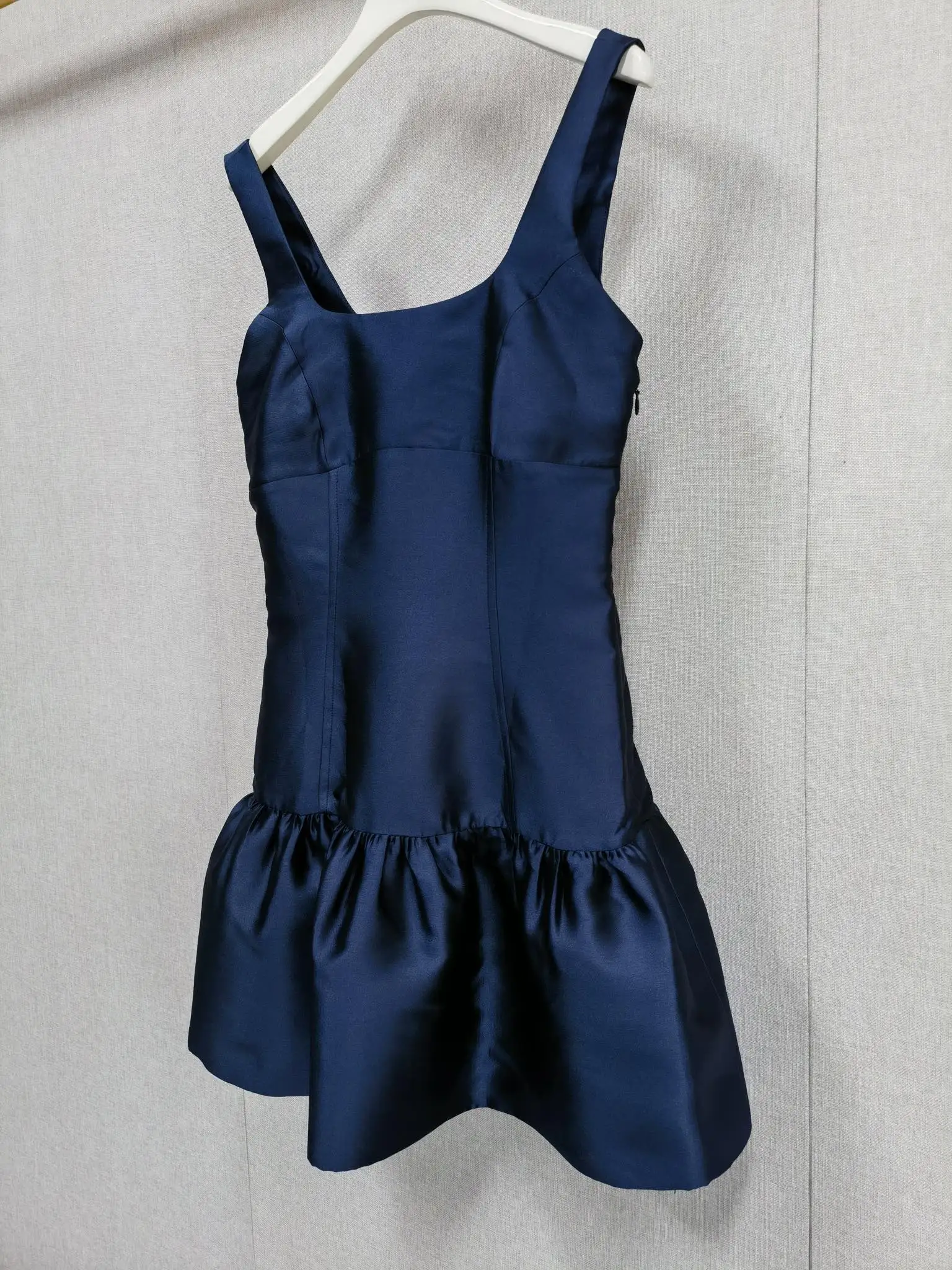 

Women Glossy Blue Dress Ruffles Spliced Square Collar Sleeveless Backless Elegant Summer 2024 Mini Robe