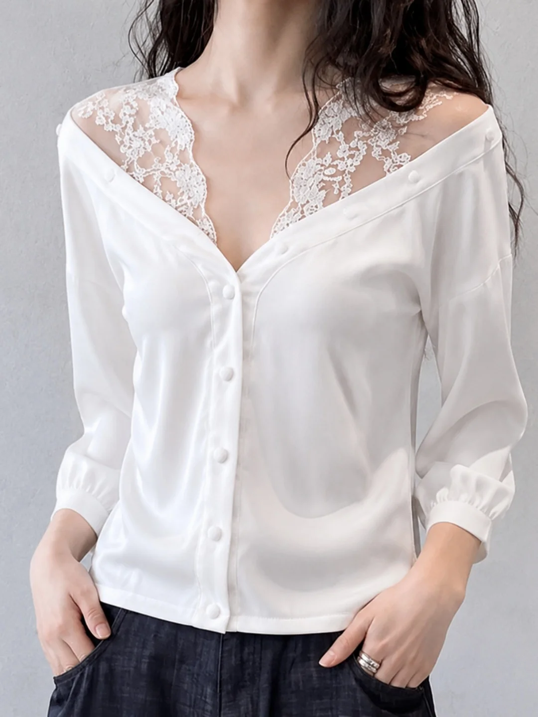 

Elegant Lace Splice Sexy Lightweight Long Sleeve Shirt Summer Slimming Fashionable Sun Protection Top Women's Fashion Sunscre...