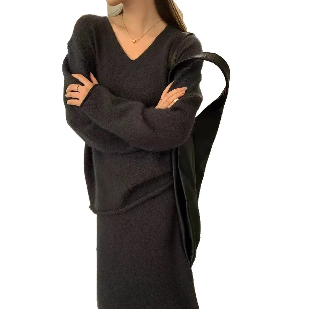 سترة محبوكة برقبة على شكل حرف v نصف تنورة طقم نسائي مكون من قطعتين لخريف وشتاء 2025 طقم فستان صوفي جديد #5