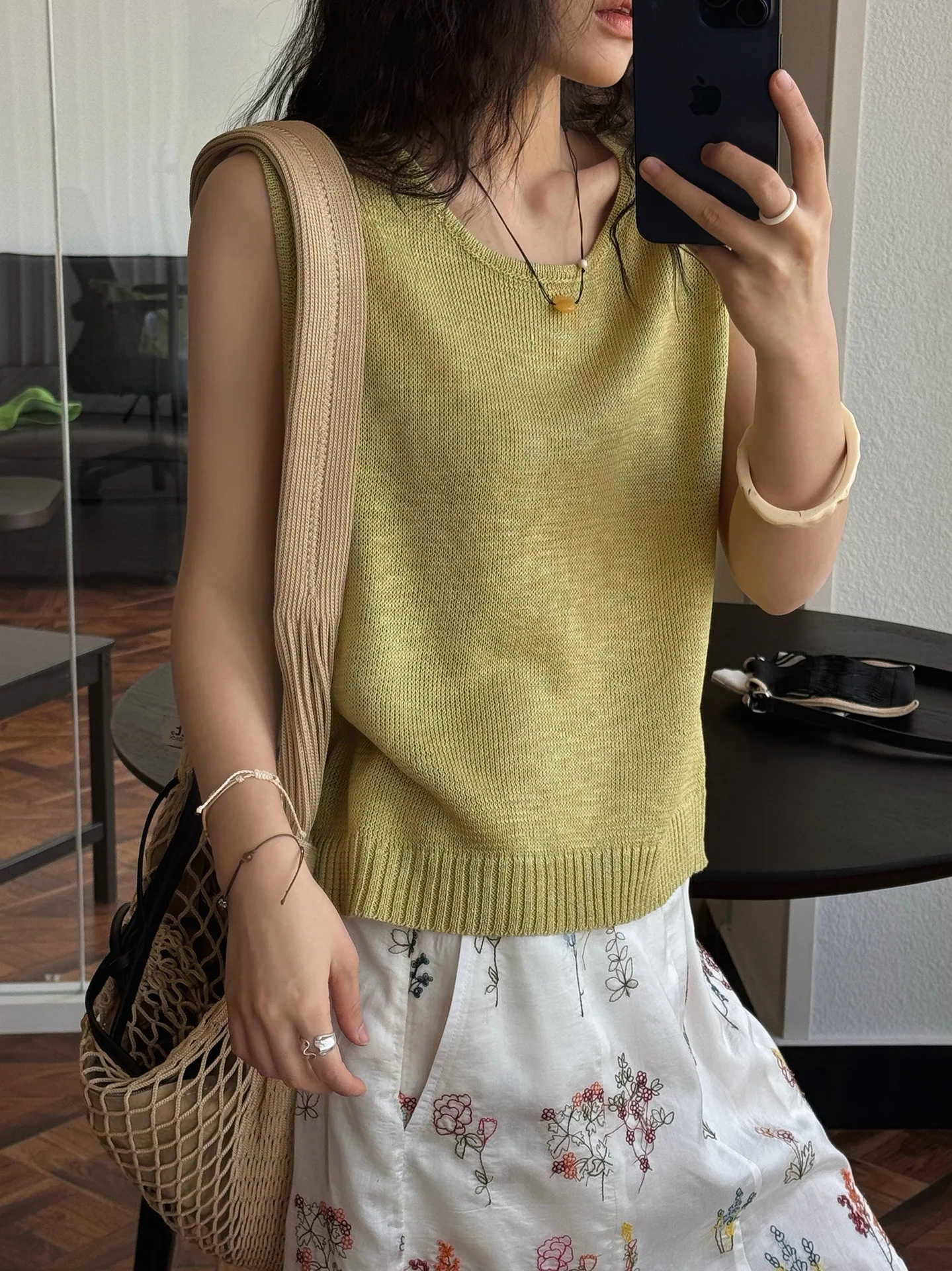 Primavera e verão feminino casual cor sólida em torno do pescoço sem mangas camisola solta