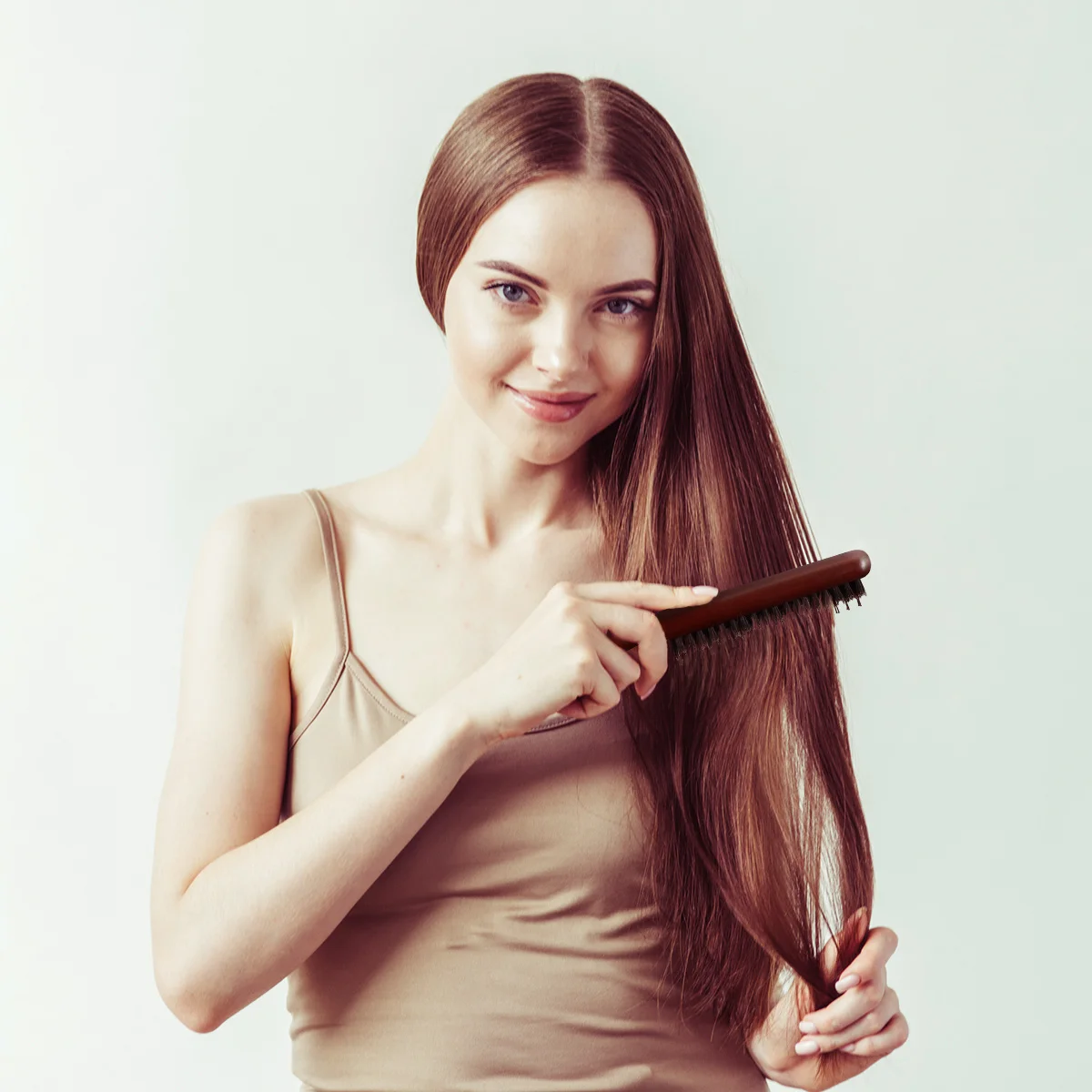 

Eco Friendly Wooden Handle Bristle Hairbrush Natural Pig Bristles Scalp Stimulator Home Salon Use Random Color