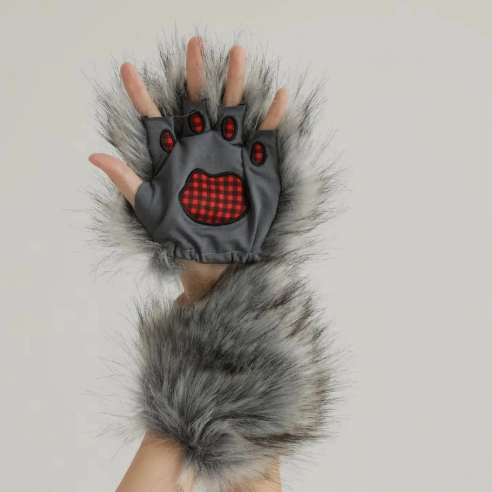 2025 Halloween Christmas Grey Plush Werewolf Claw Hand Cosplay Personalized Accessories Fantasy Creatures Costume Stage Props
