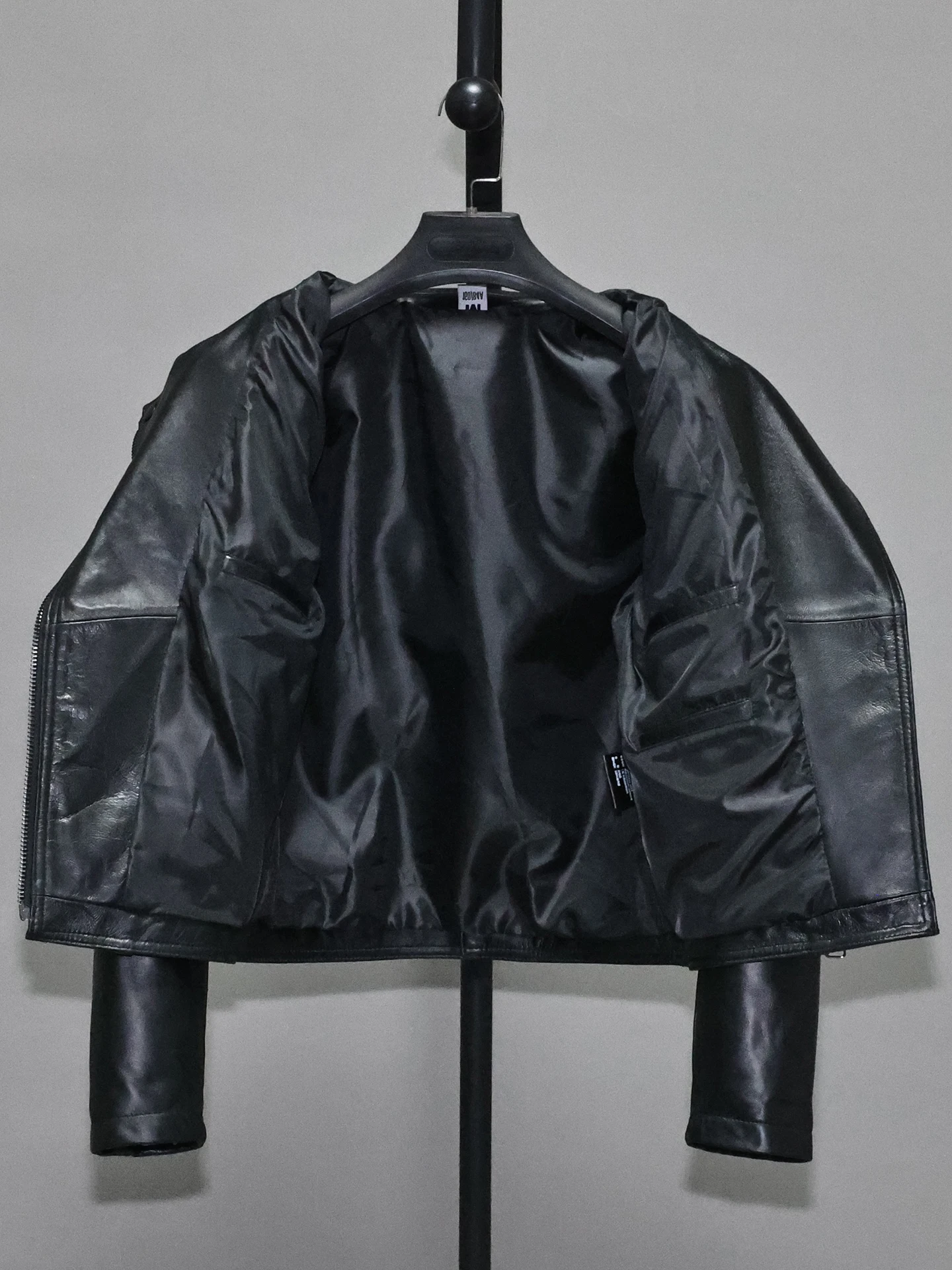 Lässige Motorradjacke für Damen aus Schafsleder, Kurze Jacke für Junge Leute, Einfache Freizeitjacke mit Langen Ärmeln und Reißverschluss