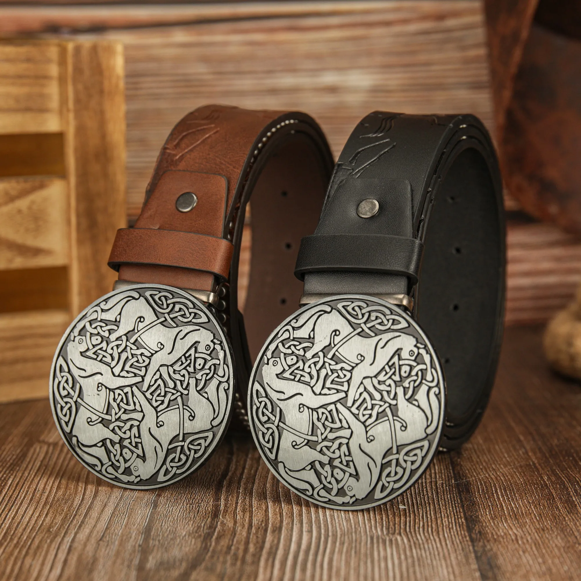 Round cake triangular horse zinc alloy buckle retro trend horse PU leather rivet embossed belt unisex belt