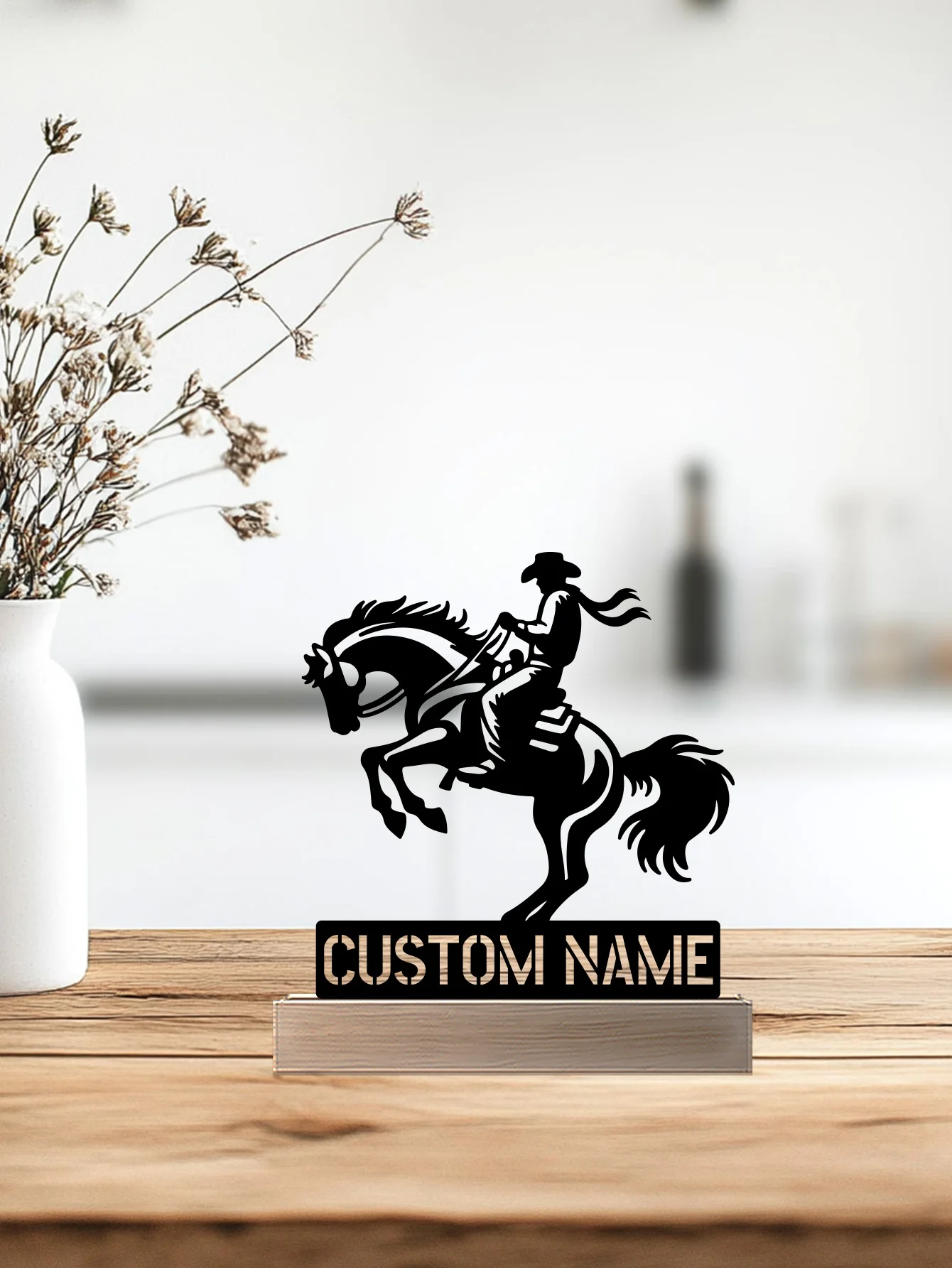 1pc Moderna Underling Nome personalizzato Statua in metallo con base in legno Ornamento in ferro Scultura in latta Artigianato d'arte con base in legno