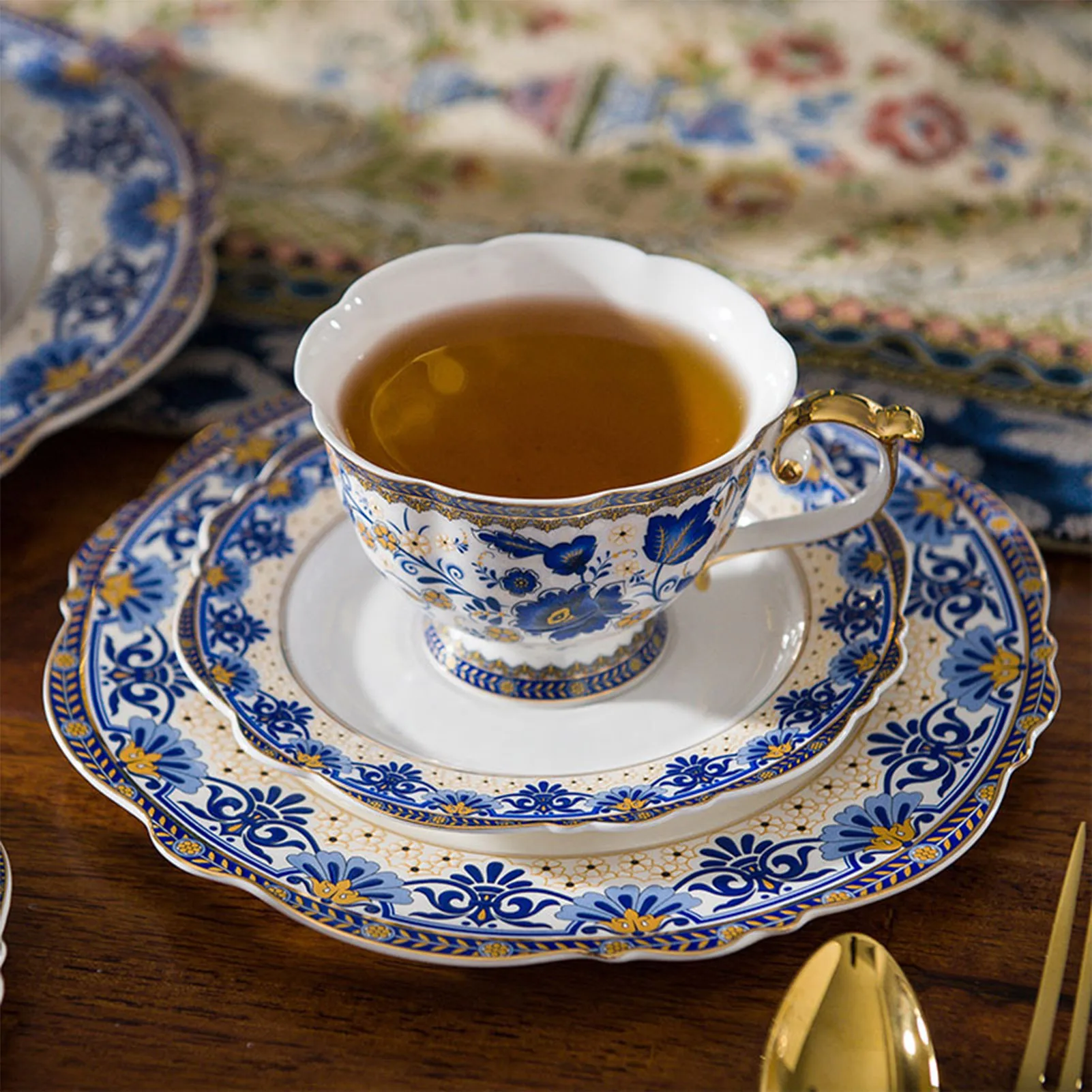 

Chinese Flower White Porcelain Coffee Cup Exquisite Afternoon Tea Tea Home Ceramic Cup Saucer Dessert Plate Mug Birthdays Gifts